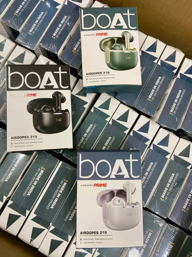 boat [ earbuds ] (White)